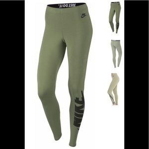 Nike “Leg A See” sport legging
